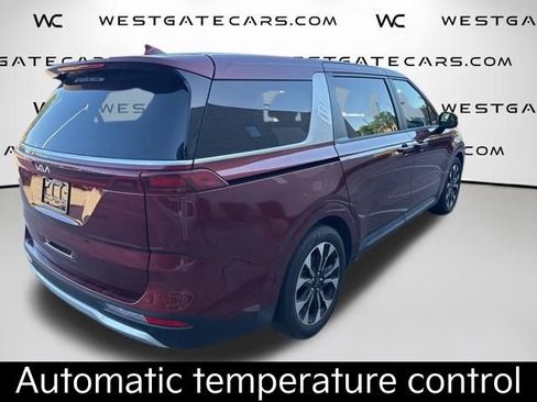 Used 2024 Kia Carnival EX FWD image 8