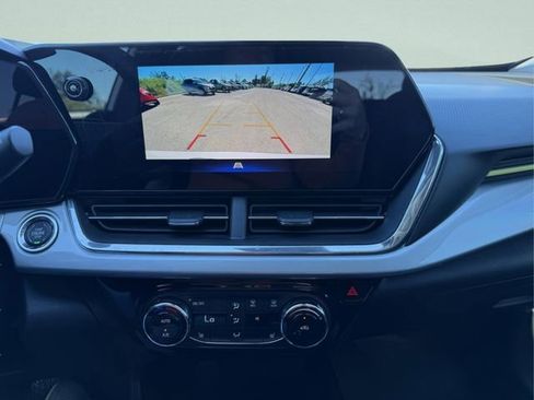 New 2026 Chevrolet Trax LT w/ Driver Confidence Package FWD image 24
