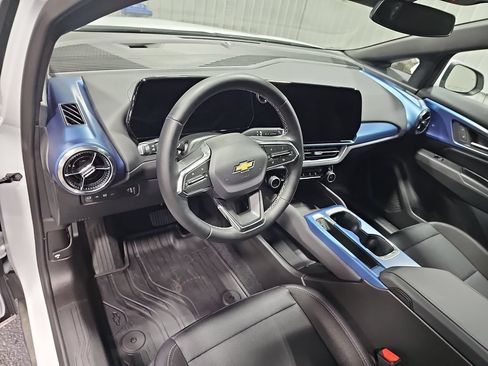 Used 2025 Chevrolet Equinox EV LT w/ LPO, All-Weather Mat Package FWD image 16