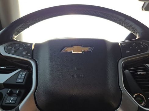 Used 2019 Chevrolet Suburban Premier AWD/4WD image 35