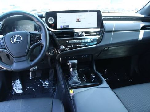Used 2025 Lexus ES 300h w/ Premium Package FWD image 12