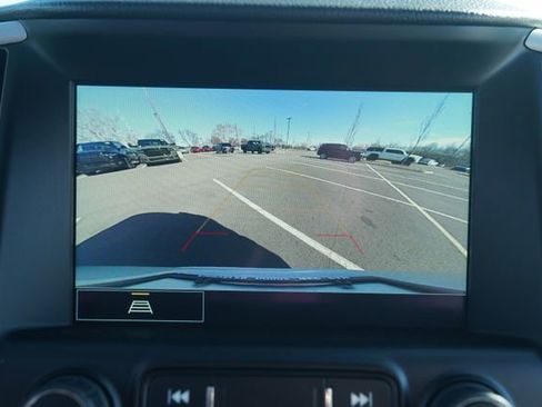 Used 2023 GMC Terrain SLT image 27