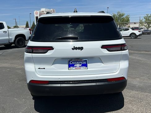 Used 2024 Jeep Grand Cherokee L Altitude image 6