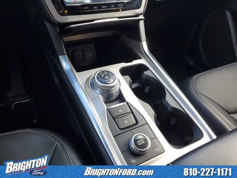 Used 2023 Ford Explorer XLT w/ Equipment Group 202A image 28