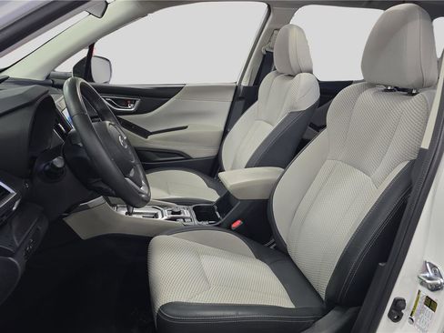 Used 2023 Subaru Forester Premium image 11