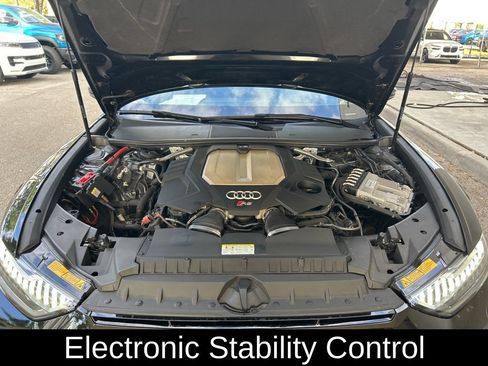 Used 2022 Audi RS 6 w/ Carbon Optic Package AWD/4WD image 13