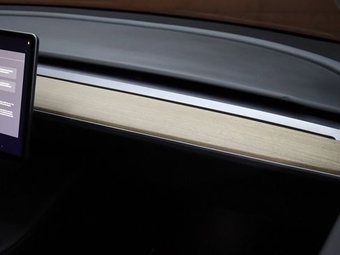 Used 2022 Tesla Model Y Long Range image 47