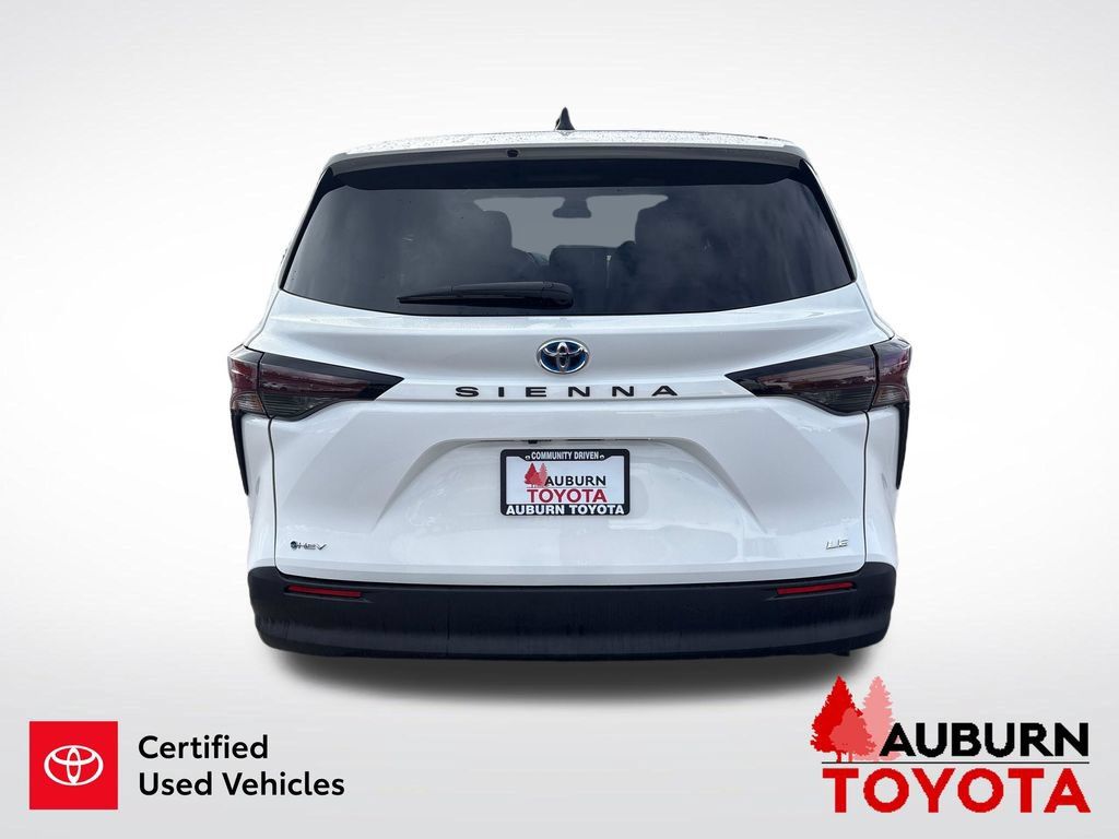 Certified 2025 Toyota Sienna LE FWD image 6