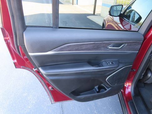 Used 2022 Jeep Grand Cherokee L Limited image 33