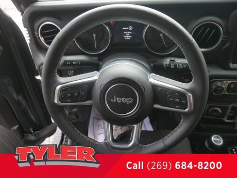 Used 2023 Jeep Wrangler Unlimited Sahara w/ Cold Weather Group AWD/4WD image 26