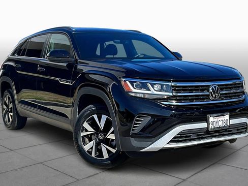 Used 2023 Volkswagen Atlas Cross Sport SE image 2