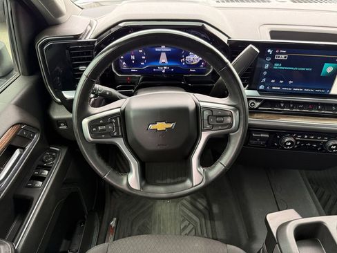 Used 2024 Chevrolet Silverado 2500 LT AWD/4WD image 13