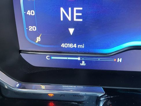 Used 2025 Chevrolet Silverado 1500 LT image 10