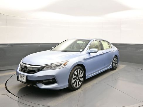 Certified 2017 Honda Accord Touring image 1