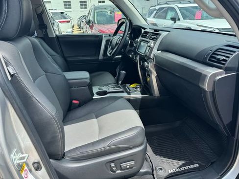 Used 2019 Toyota 4Runner SR5 Premium AWD/4WD image 4
