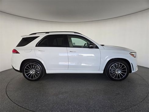 Used 2023 Mercedes-Benz GLE 450 4MATIC w/ AMG Line Exterior image 6