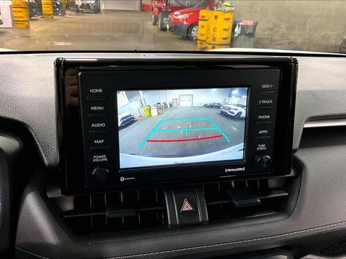 Used 2021 Toyota RAV4 LE image 27