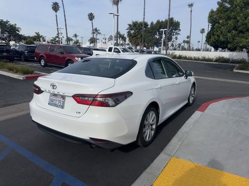 Used 2021 Toyota Camry LE image 20