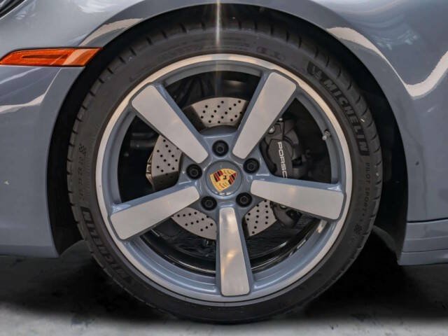 Used 2024 Porsche 911 Targa 4 AWD/4WD image 36