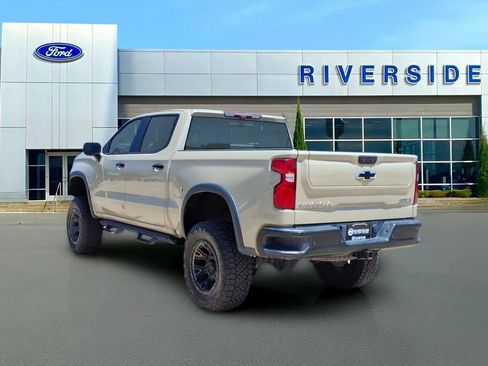 Used 2022 Chevrolet Silverado 1500 ZR2 w/ Technology Package AWD/4WD image 5