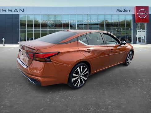 Certified 2022 Nissan Altima 2.5 SR image 5