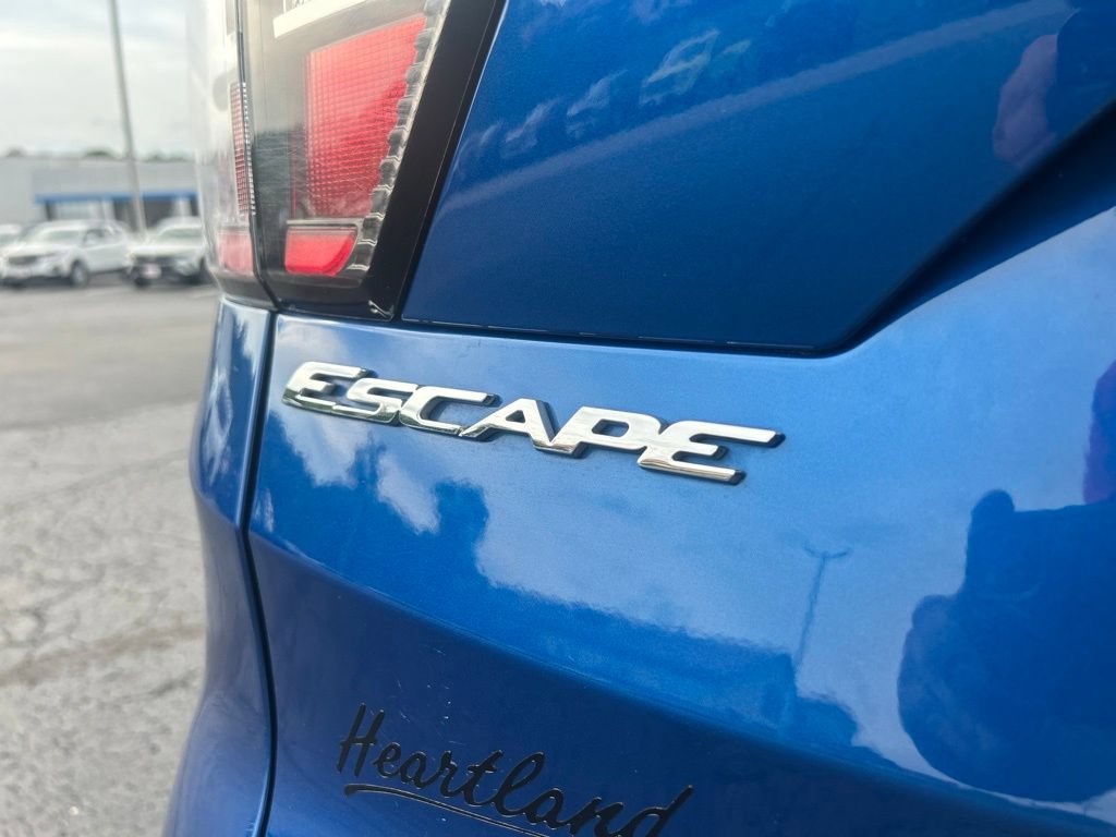 Used 2018 Ford Escape SE w/ Ford Safe & Smart Package FWD image 13