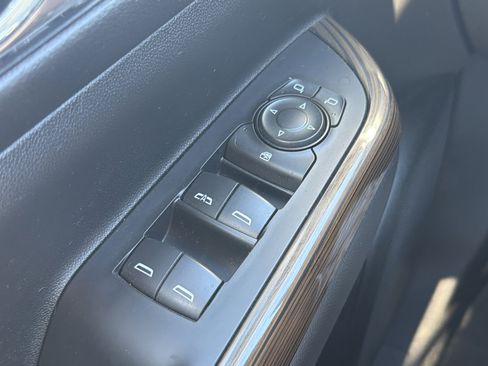 Used 2023 GMC Acadia SLE w/ Driver Convenience Package AWD/4WD image 18