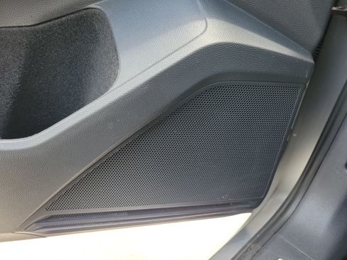 Certified 2023 Volkswagen Tiguan SE R-Line FWD image 17