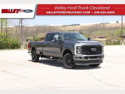 New 2026 Ford F350 Lariat w/ Black Appearance Package