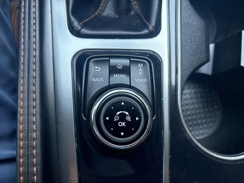 Used 2016 Nissan Maxima SR FWD image 28