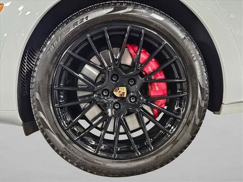 Used 2022 Porsche Cayenne GTS AWD/4WD image 24