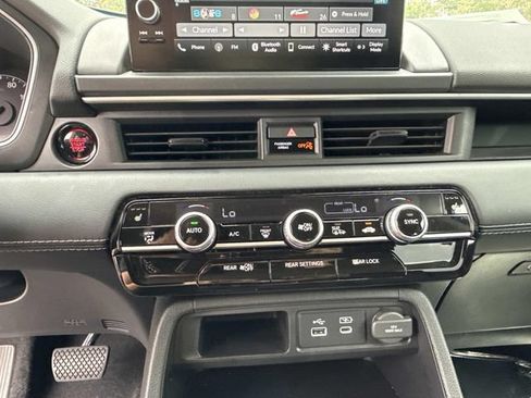 Certified 2025 Honda Pilot EX-L image 26