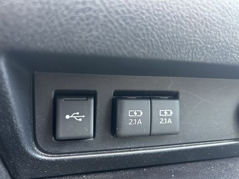 Used 2020 Toyota Sequoia Limited w/ Safety & Convenience Package AWD/4WD image 32