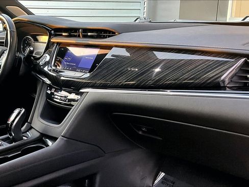 Used 2023 Cadillac XT6 Premium Luxury image 16