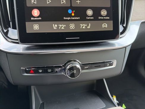 New 2026 Volvo XC90 B6 Plus image 18