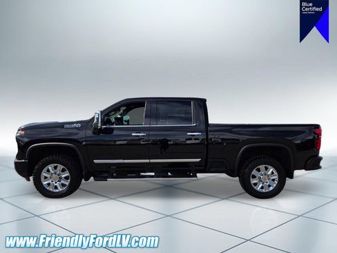 Used 2024 Chevrolet Silverado 2500 High Country w/ Technology Package AWD/4WD image 4