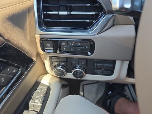 New 2026 GMC Yukon Denali AWD/4WD image 19
