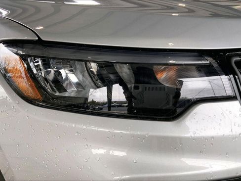 New 2026 Jeep Compass Latitude image 26