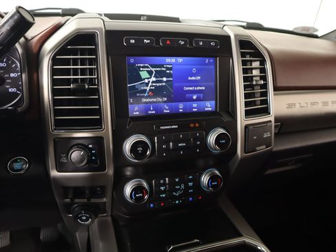 Used 2020 Ford F250 Platinum w/ FX4 Off-Road Package image 5