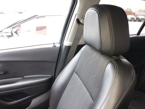 Used 2021 Chevrolet Trax LT w/ Driver Confidence Package image 22