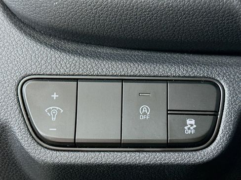 Used 2025 Kia Seltos S image 17