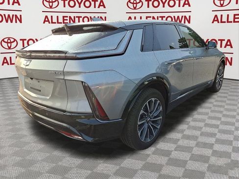 Used 2025 Cadillac Lyriq Sport w/ LPO, Floor Liner Package AWD/4WD image 5