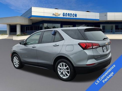 Used 2024 Chevrolet Equinox LS w/ LS Convenience Package image 8