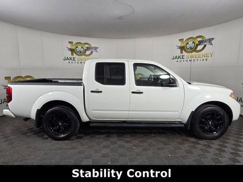 Used 2021 Nissan Frontier SV w/ Midnight Edition Floor Mats image 10