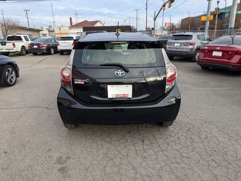 Used 2014 Toyota Prius C Four image 7