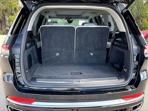 Used 2022 Jeep Grand Cherokee L Summit w/ Luxury Tech Group V image 15