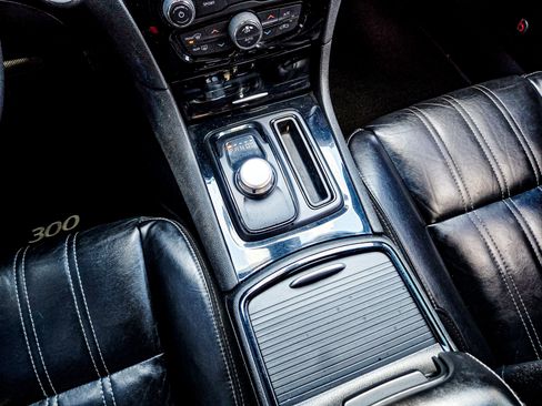 Used 2019 Chrysler 300 S image 20