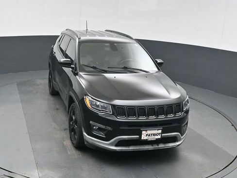Used 2018 Jeep Compass Latitude FWD image 36
