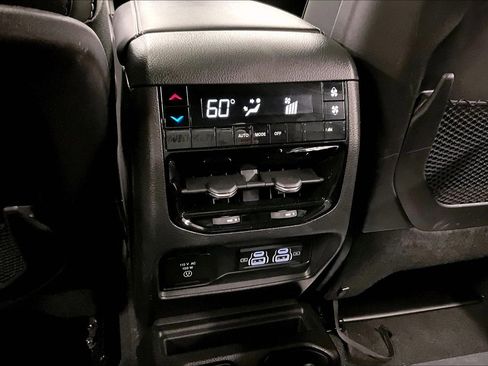 Used 2024 Jeep Grand Cherokee L Altitude AWD/4WD image 33