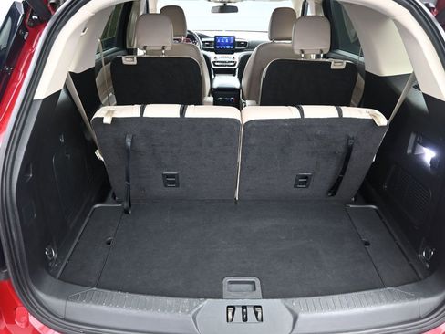 Used 2021 Ford Explorer XLT w/ Equipment Group 202A image 24